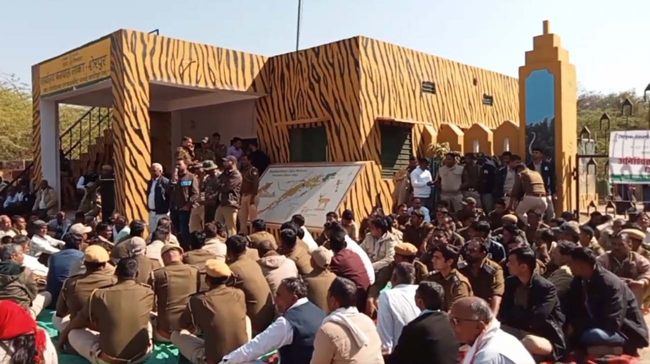 Forest workers protest in Ranthambore