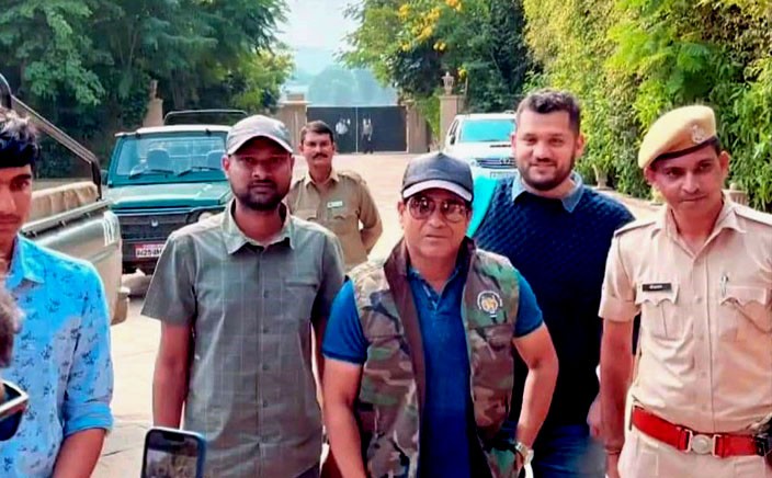 Bharat Ratna Sachin Tendulkar reached Ranthambore to celebrate wife Anjali's birthday