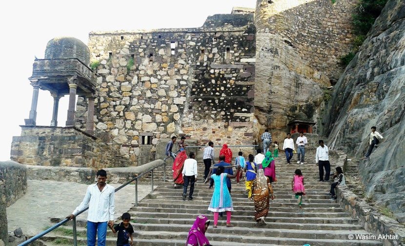 climb to ranthambore fort